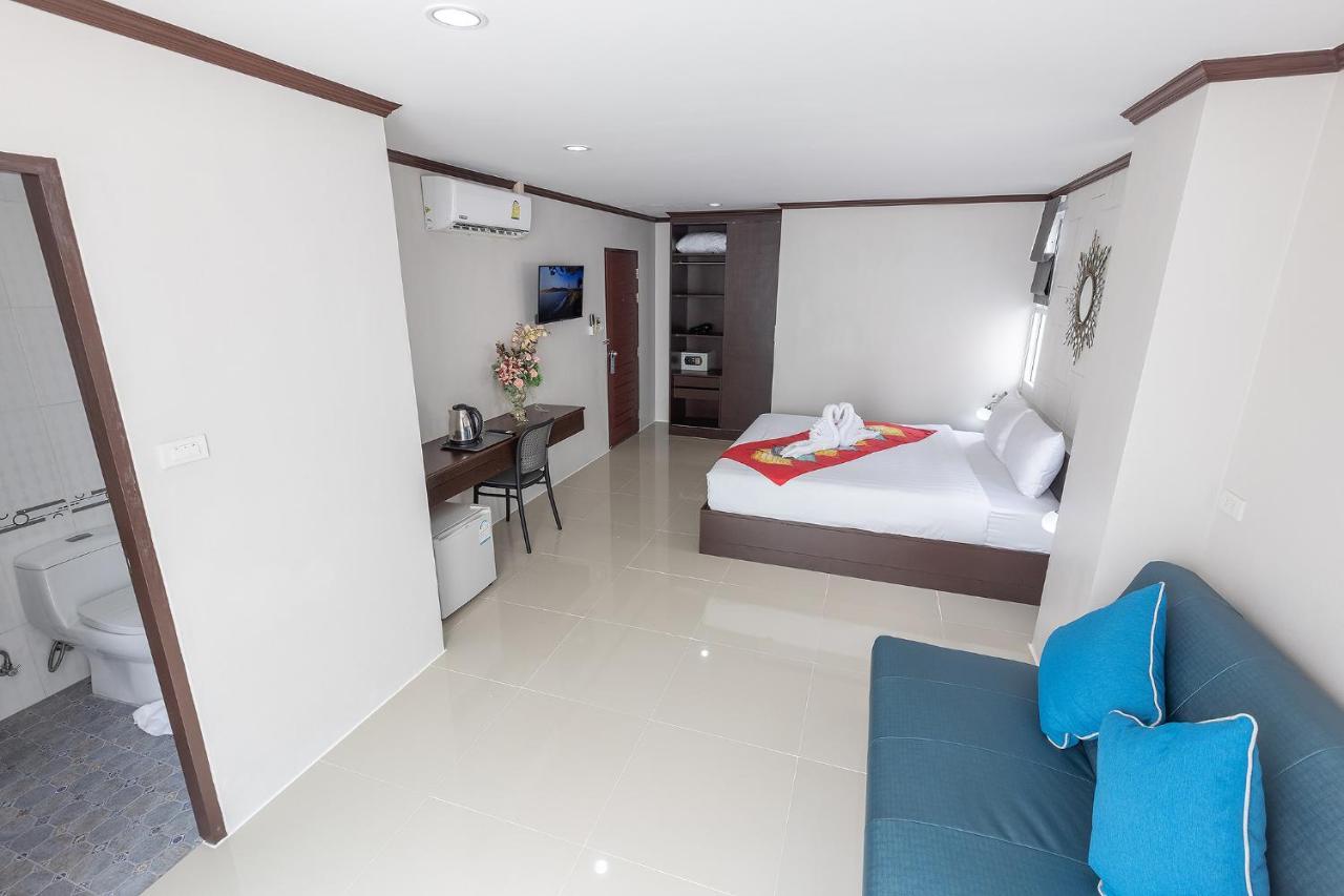 The Chic Patong Hotel Exterior photo