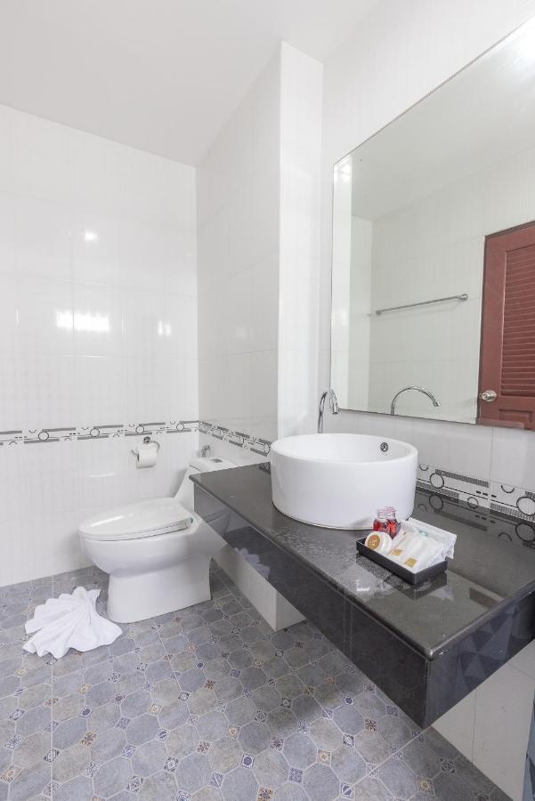 The Chic Patong Hotel Exterior photo