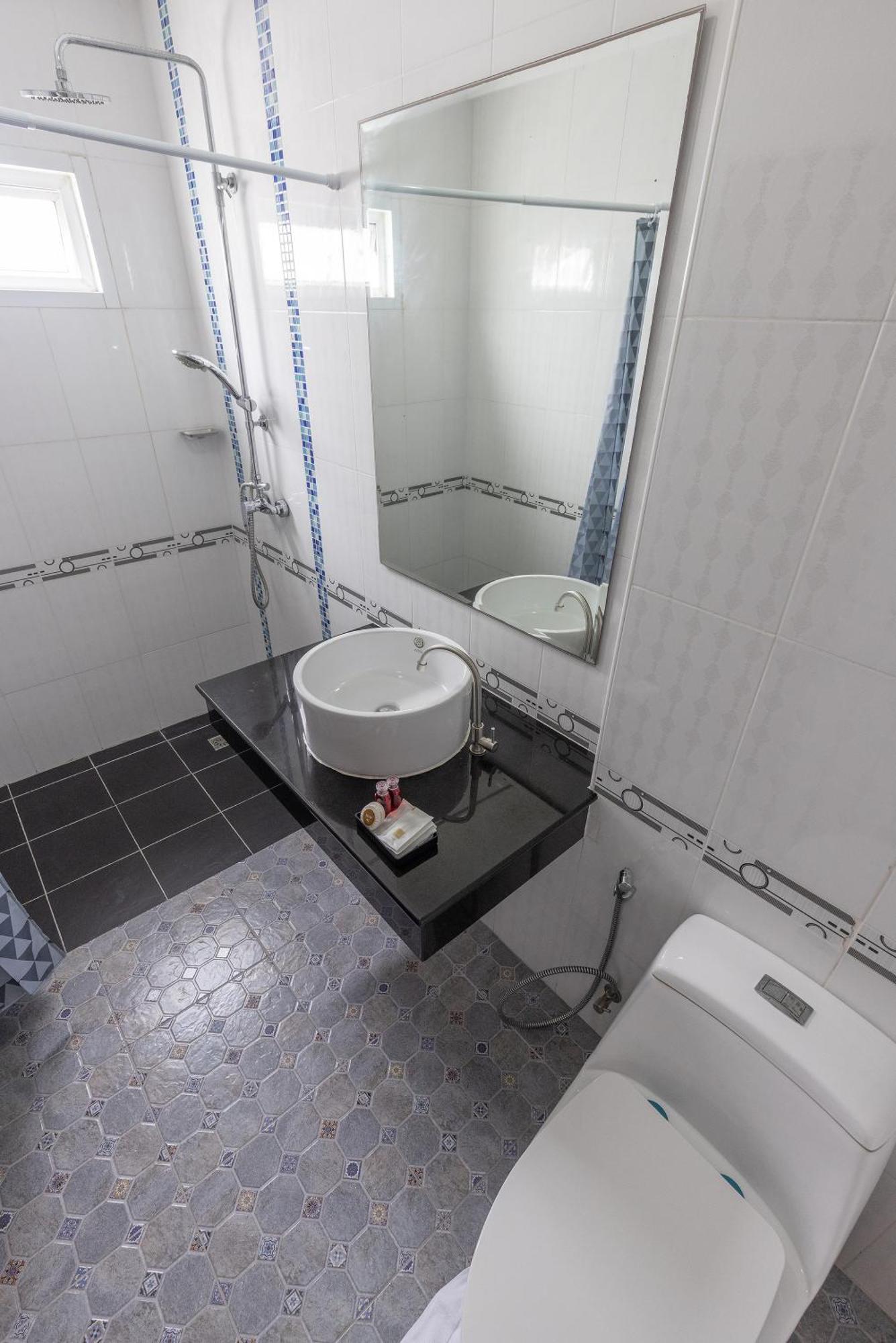 The Chic Patong Hotel Room photo