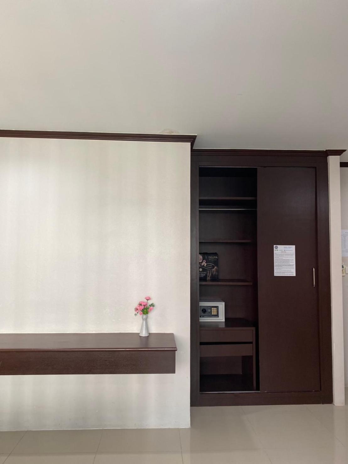 The Chic Patong Hotel Room photo