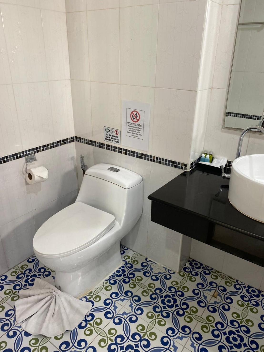 The Chic Patong Hotel Room photo
