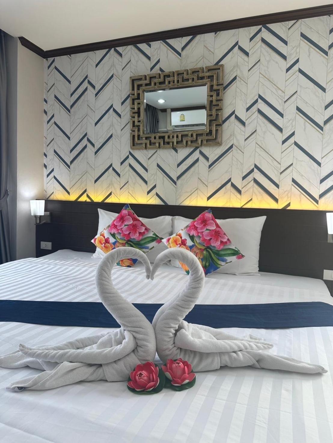 The Chic Patong Hotel Room photo